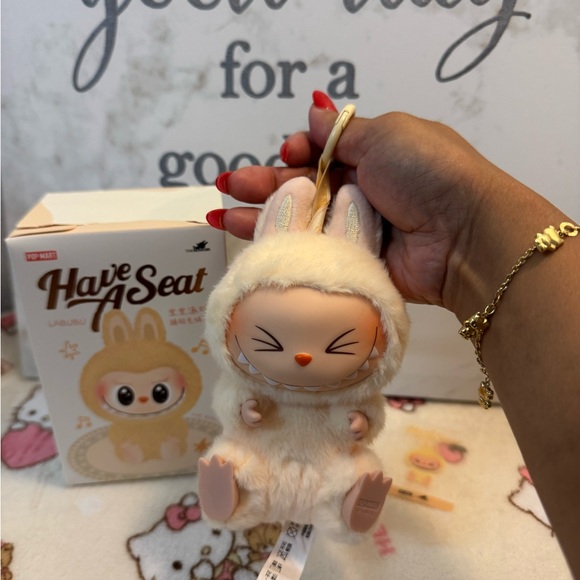 Pop Mart Labubu Have A Seat Figure - New & Confirmed ‘SISI’ Authentic - Picture 1 of 7